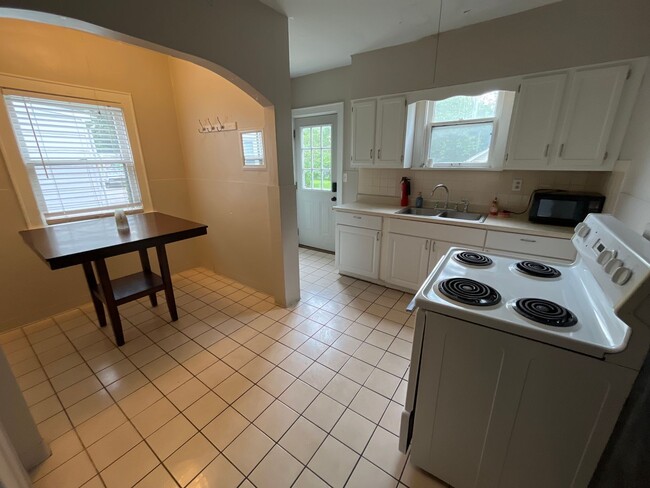 Building Photo - 928-930-930 Sheridan Ave Unit 928 Sheridan