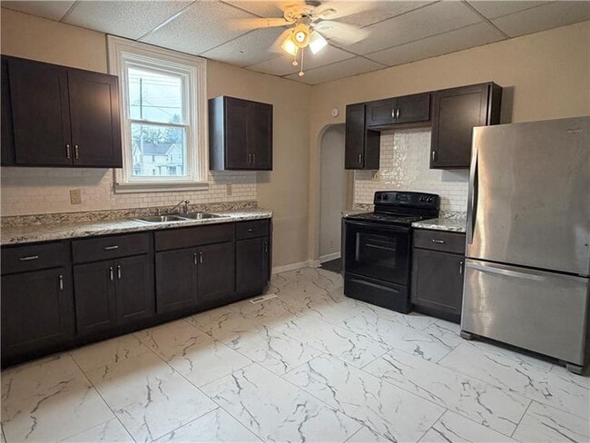 Photo - 1700 5th Ave