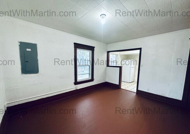 Photo - 820 W 2nd St Unit Apt 2