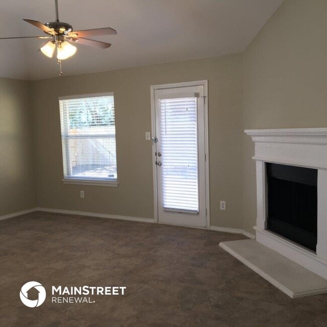 Photo - 1723 Katrina Ln