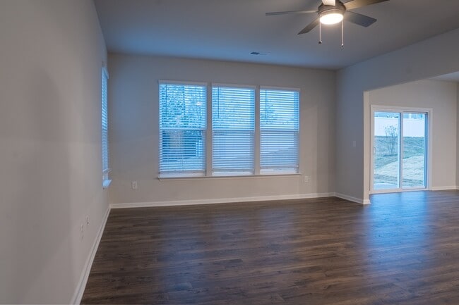 Photo - 133 Gervais Cir