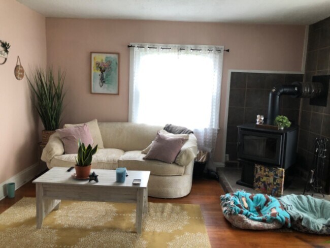 Photo - 222 Flax Hill Rd