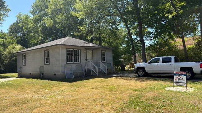 Building Photo - 615 Taylor Dr