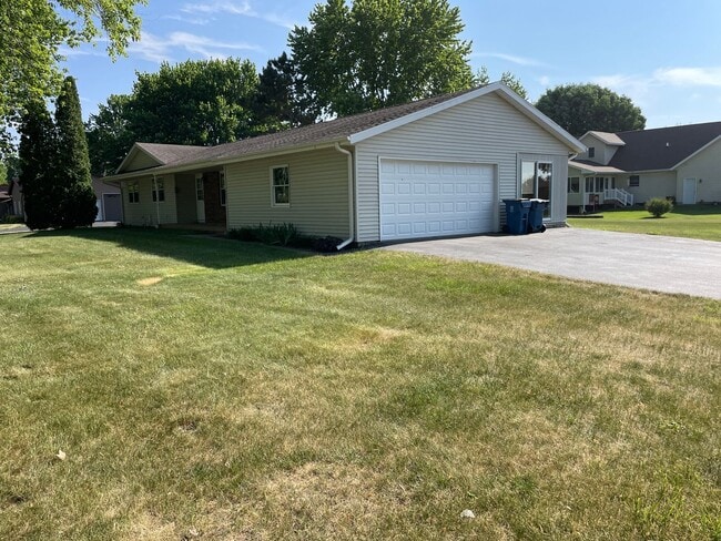 Photo - 3 Bedroom, 2.5 Bath House in Thomson, IL