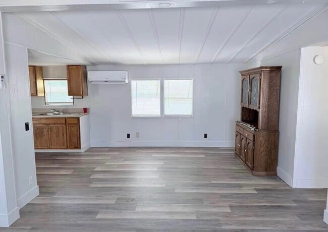 Photo - 20504 Spanish Ln