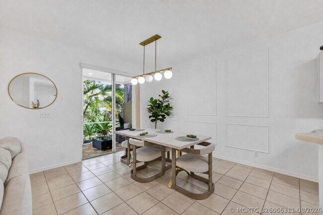 9181 Villa Palma Ln