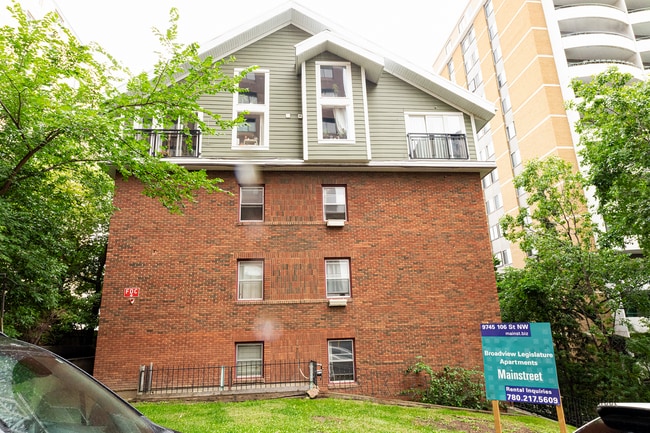 Building Photo - Broadview Legislature Apartments