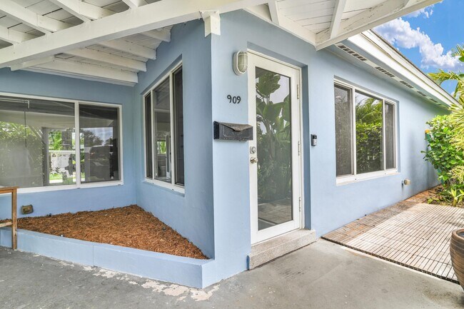 Photo - 909 SE 16th Pl