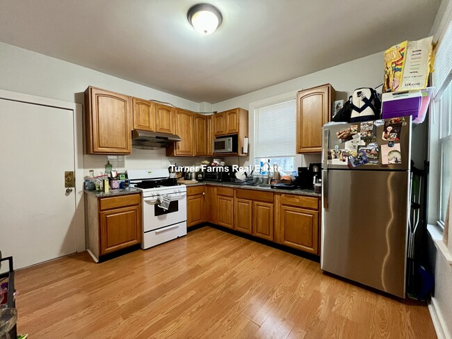 Photo - 42 Sewall St Apartments Unit 2