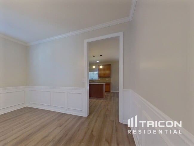 Photo - 188 Longwood Crossing