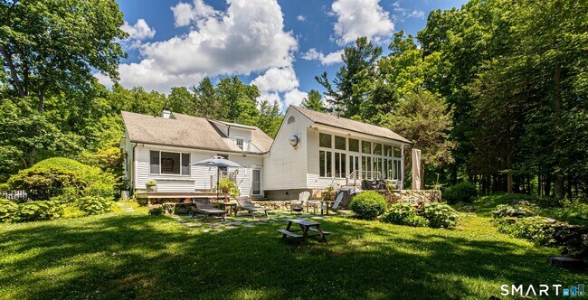 896 Westport Rd