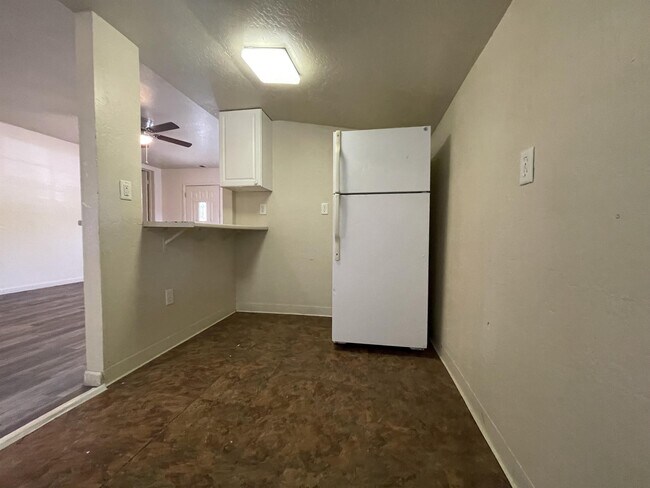 Photo - 524 W 1st Ave