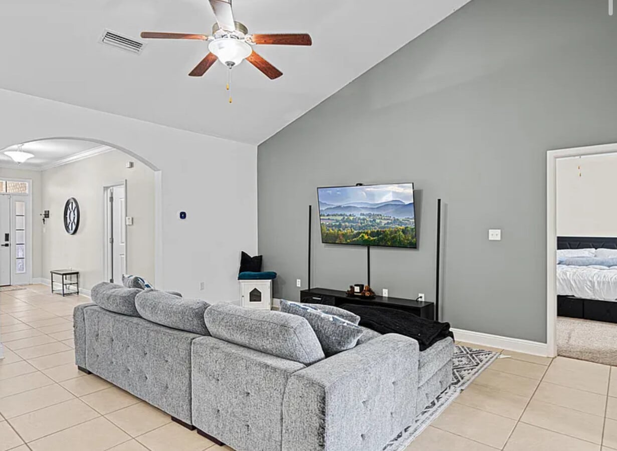 Photo - 134 Crab Apple Ave