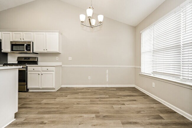 Photo - 1500 Logan Ln