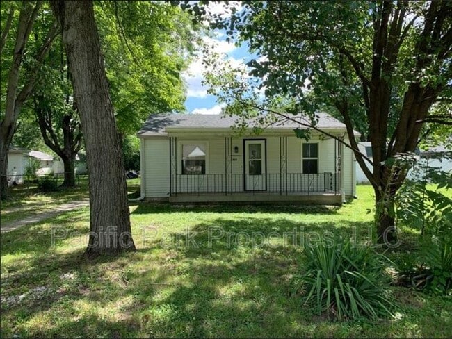 Building Photo - 3419 S Parker Ave