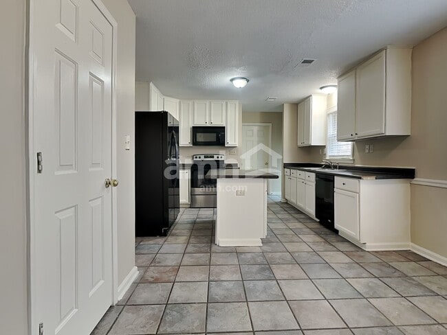 Photo - 7562 Sandy Brook Cv