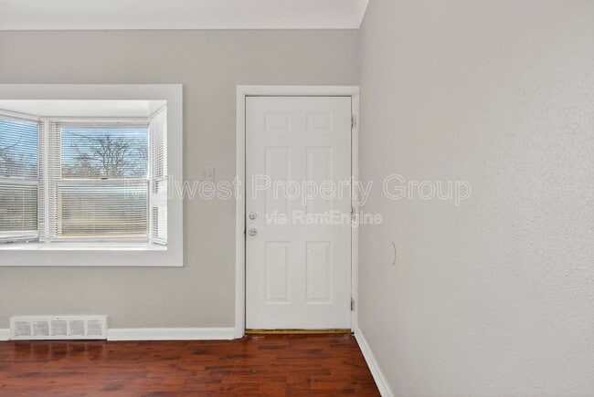 Photo - 5978 Laurette Ave