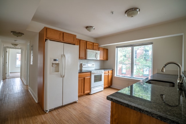 Photo - 441 N 32nd St Unit B