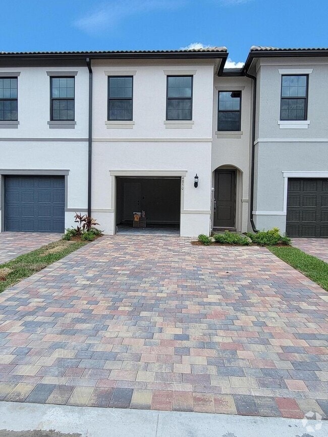 Building Photo - 4850 Indio Trl Rental