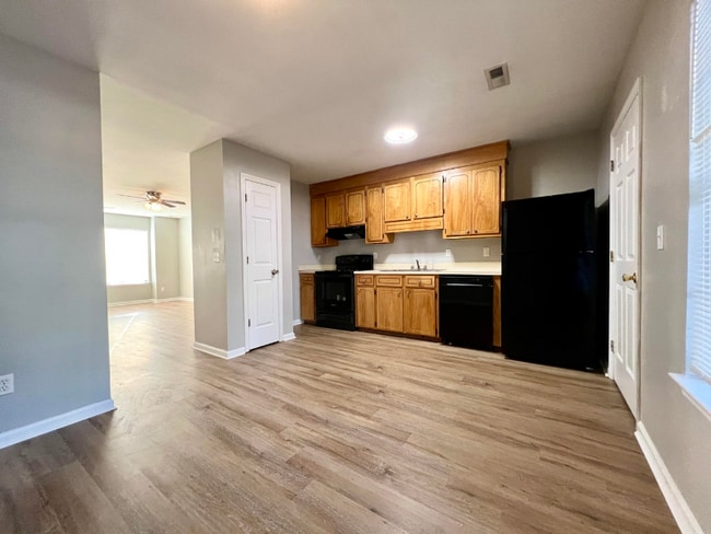 Photo - 4062 Cedars Pkwy