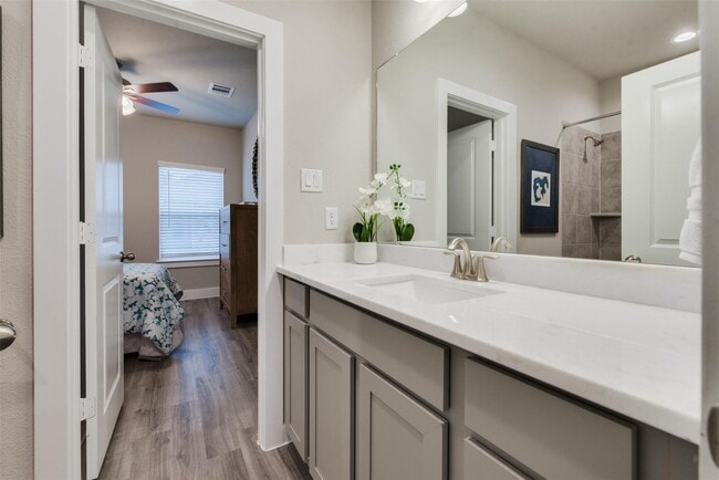 Building Photo - 7713 Rainbow Cl