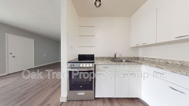 Oak Grove - 444 28th St.