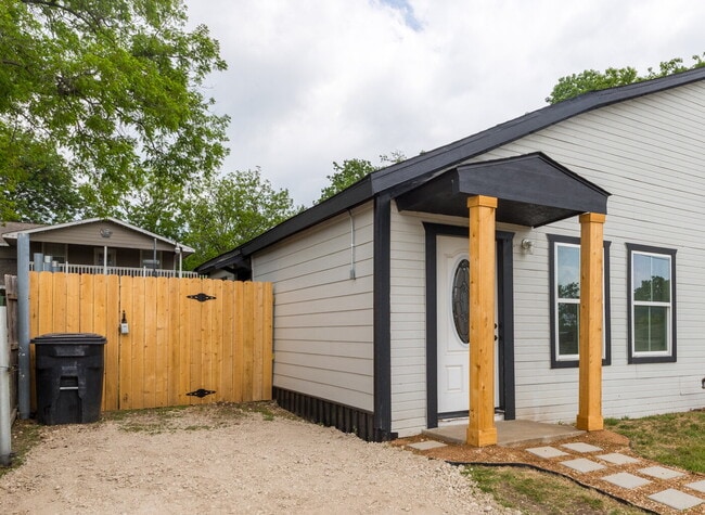 Photo - Newly Remodeled One Bed, One Bath in Cleburne Unit A