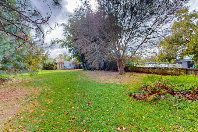 Photo - 2501 Weber St Unidad ID1385794P