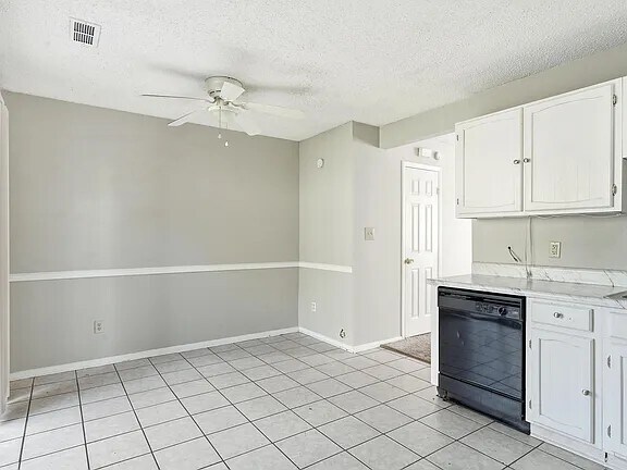 Photo - 1935 Springlake Ct