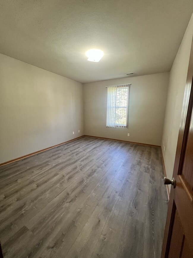 Photo - 10180-10183 Clearwing Ln