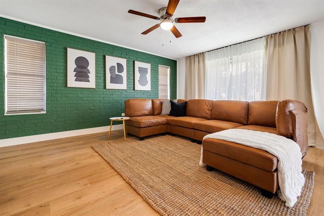 1402 Tiffany Forest Ln