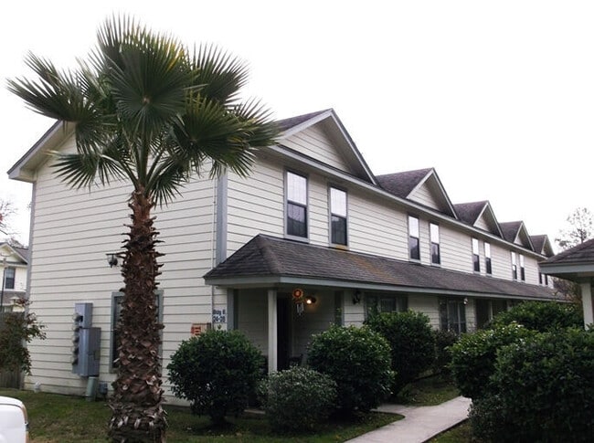 Building Photo - Gilbert House Townhomes