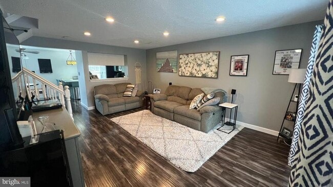 Photo - 33 Pinehurst Ct