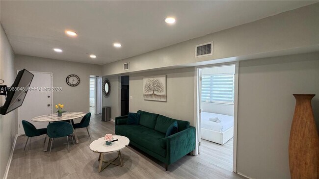 Photo - 10004 E Bay Harbor Dr Unidad 10