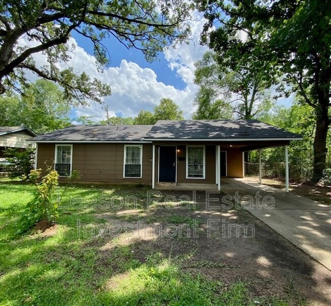 Building Photo - 629 David Dr