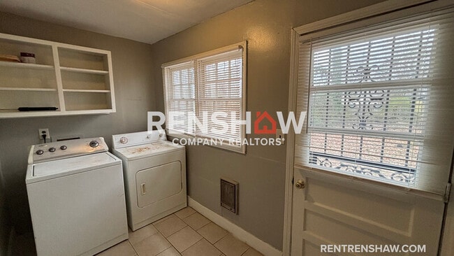 Photo - 2915 Felix Ave