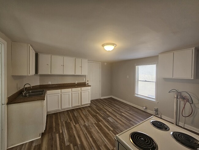 Photo - 821 Herman Ave