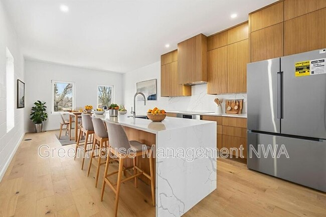 Photo - 842 SE 8th St