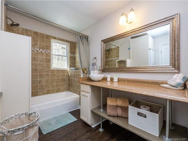 Photo - 305 S Spargo St