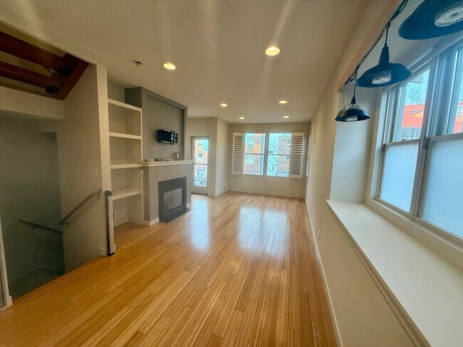 Photo - Columbia City Townhome