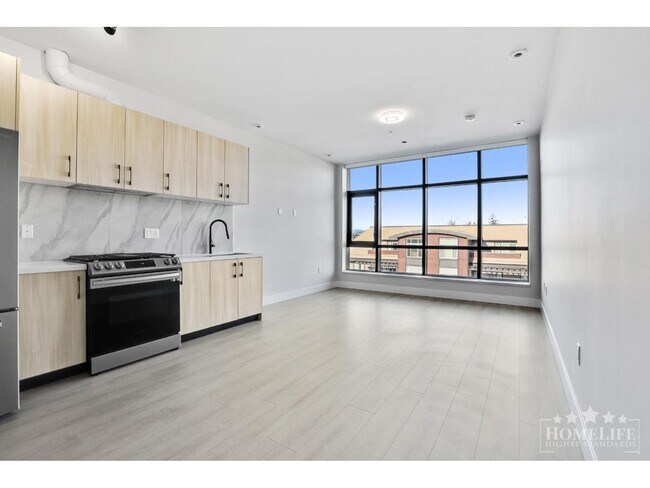 Photo - 14858-14860 60 Ave Unit 213