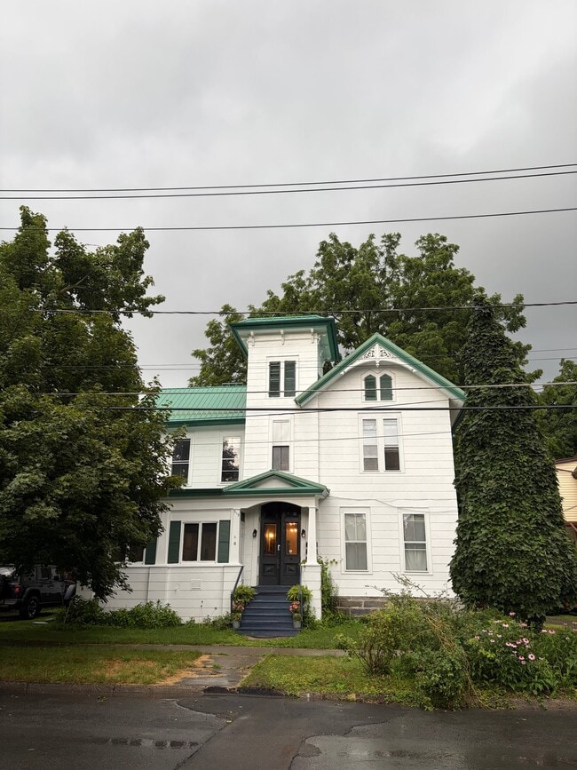 Building Photo - 319 S Albany St Unit 1