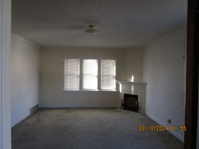 Building Photo - 20 Park Dr N Rental