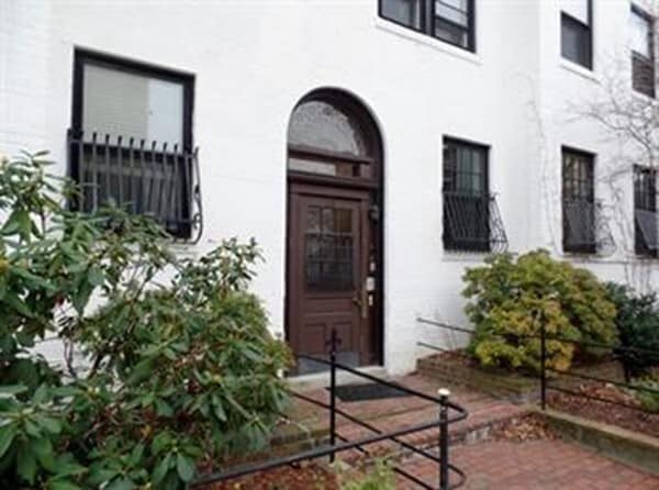 Building Photo - 26 Medfield St Unit 1