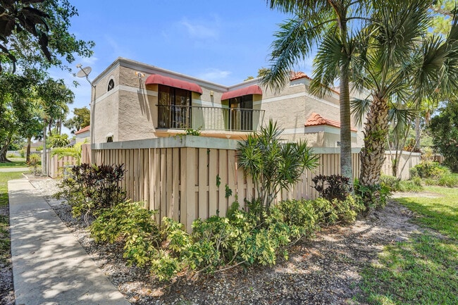 Building Photo - 4260 Village Dr