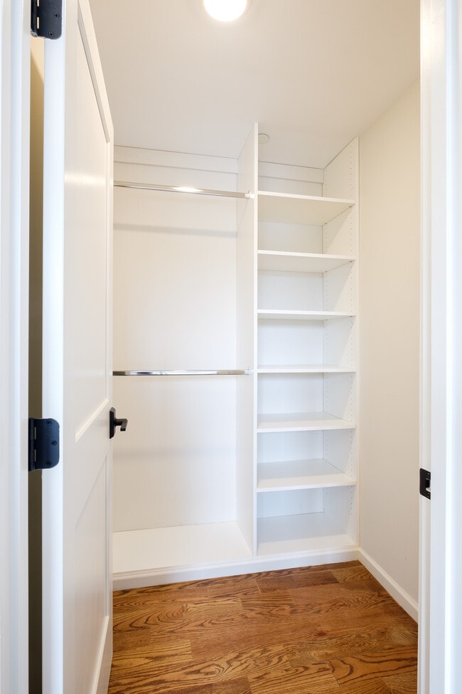 Photo - 318 N Harvard St