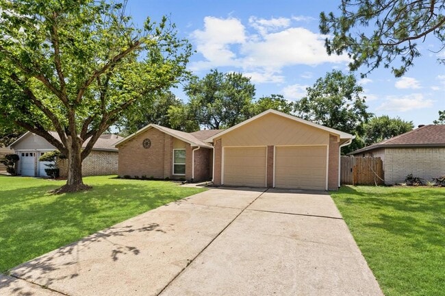 Photo - 418 Ironbark Dr House