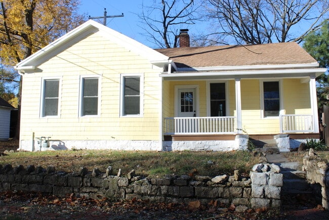 Building Photo - 904 S 3rd St
