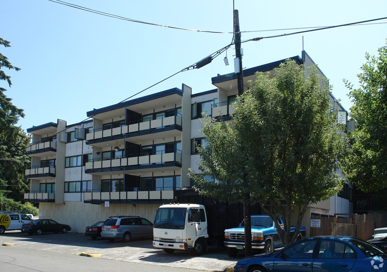 Photo - Iliad Apartments