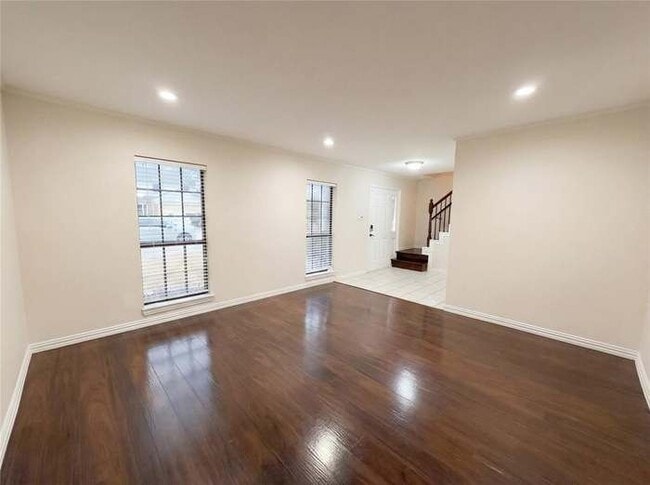 Photo - 1951 Pin Oak Dr